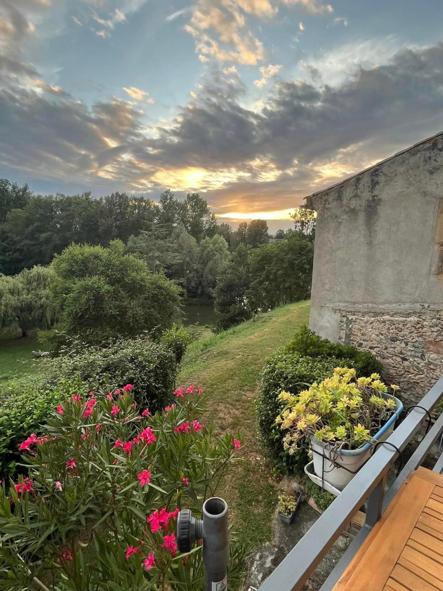 Beautiful Village House Next To Garonne River! Couladere Экстерьер фото